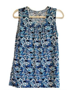Blue and White Mosaic patterned sleeveless stretchy top Women’s M